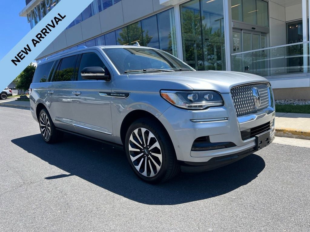 Used 2022 Lincoln Navigator L Reserve AWD/4WD image 1