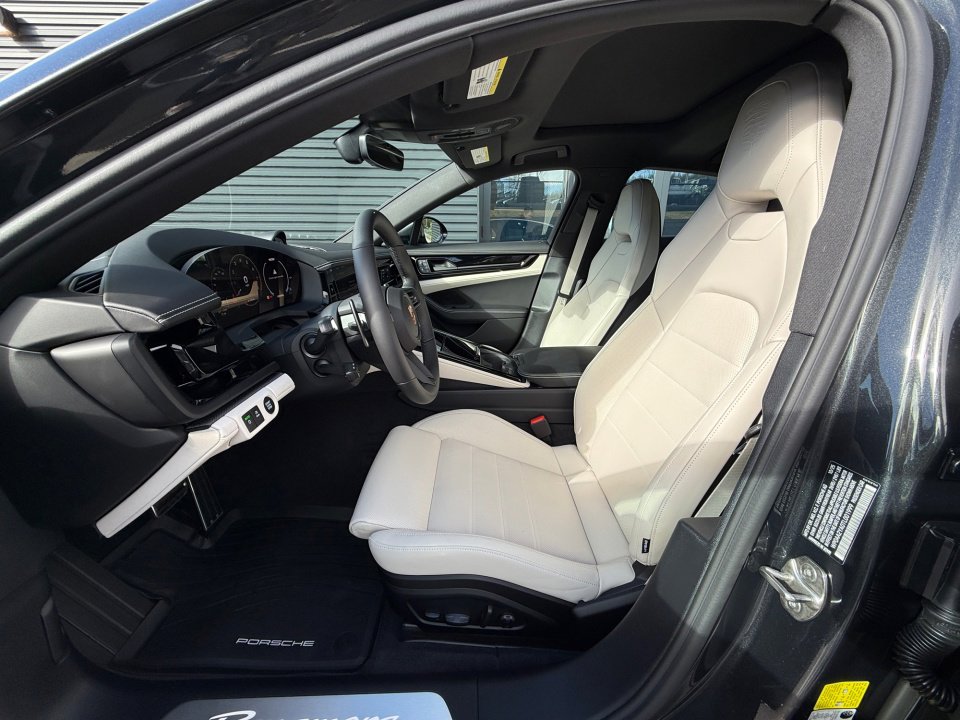 New 2026 Porsche Panamera image 5