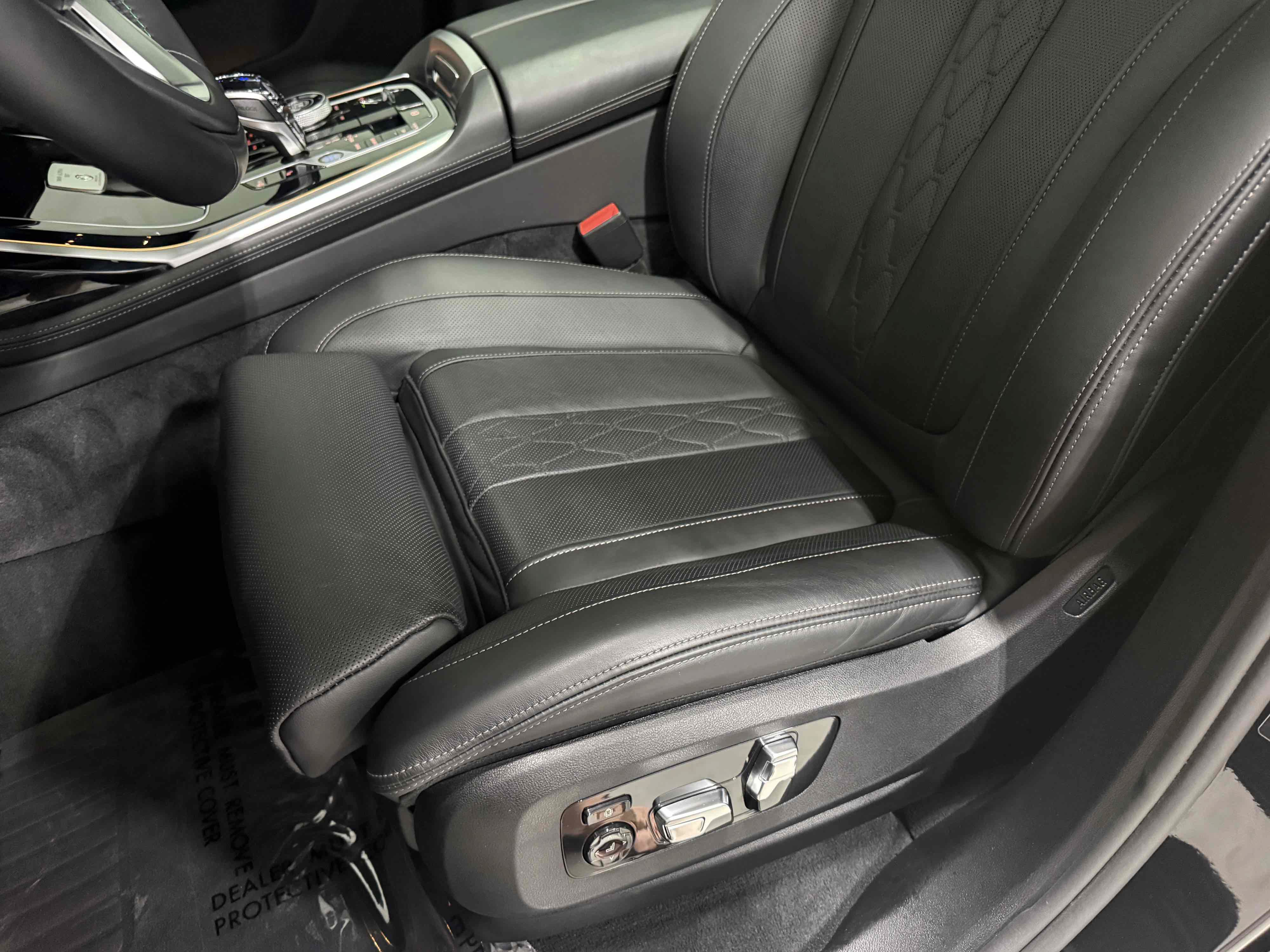 Used 2025 BMW ALPINA XB7 AWD/4WD image 23