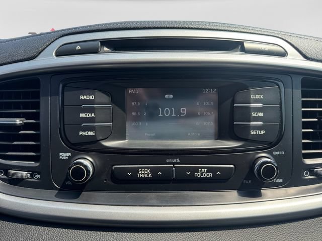 Used 2017 Kia Sorento FWD image 14