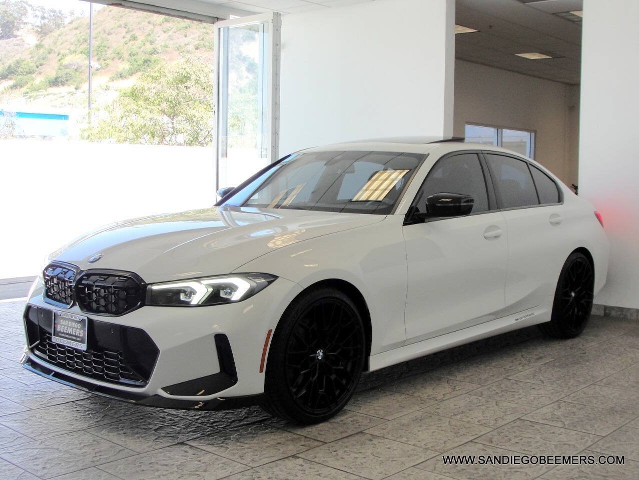 Used 2023 BMW 330i Sedan w/ M Sport Package RWD image 35