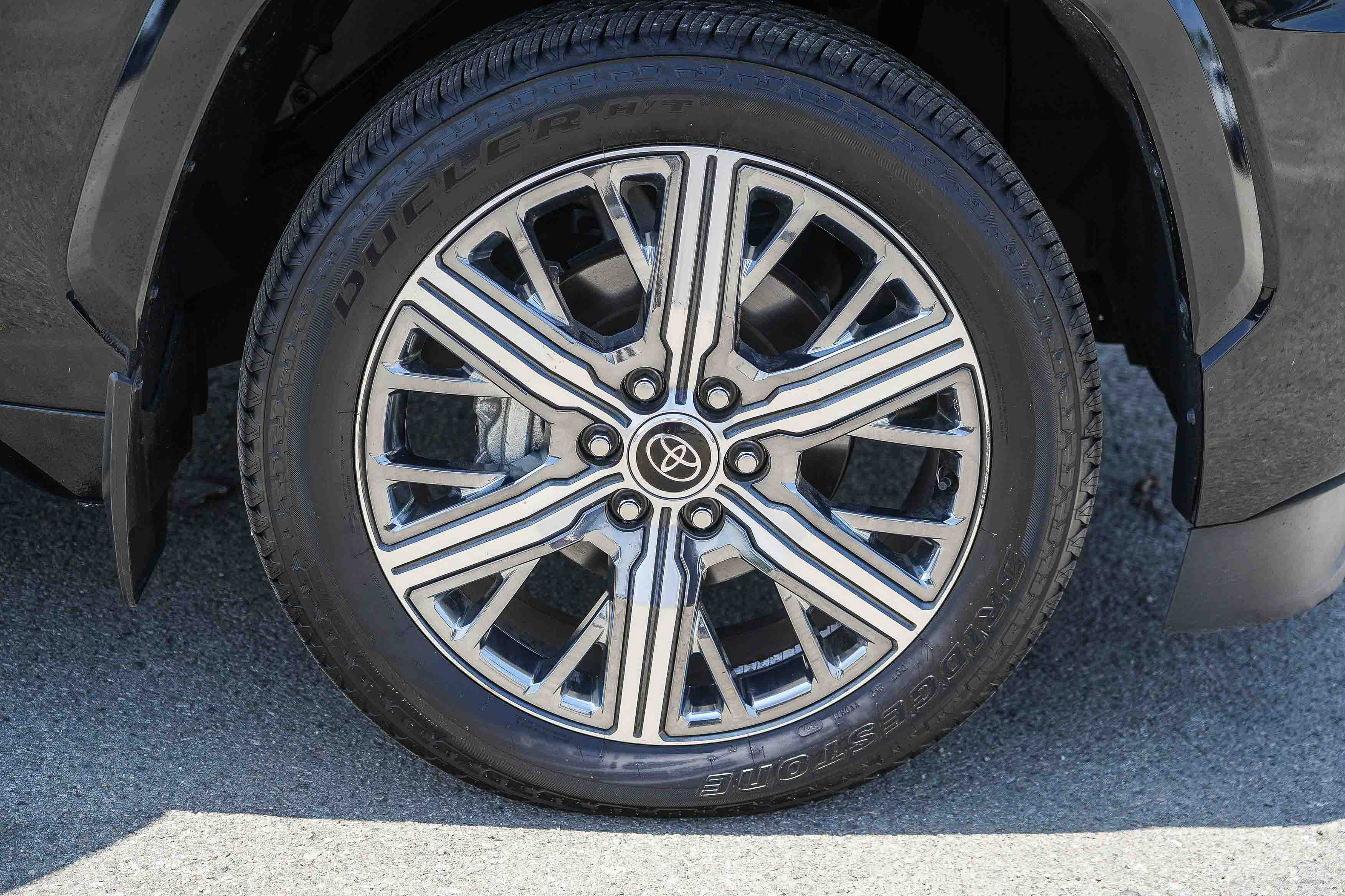 Used 2024 Toyota Sequoia Capstone AWD/4WD image 11