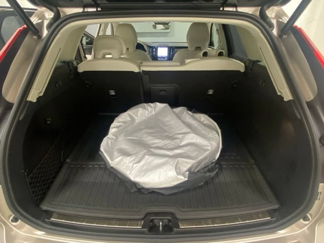 Used 2025 Volvo XC60 T8 Ultra w/ Climate Package AWD/4WD image 9
