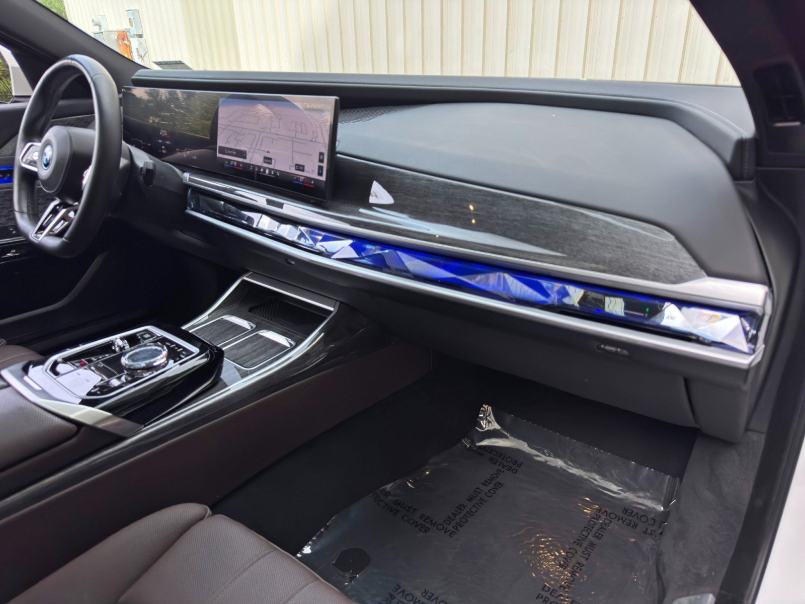 Used 2023 BMW i7 xDrive60 w/ Executive Package 2 AWD/4WD image 15