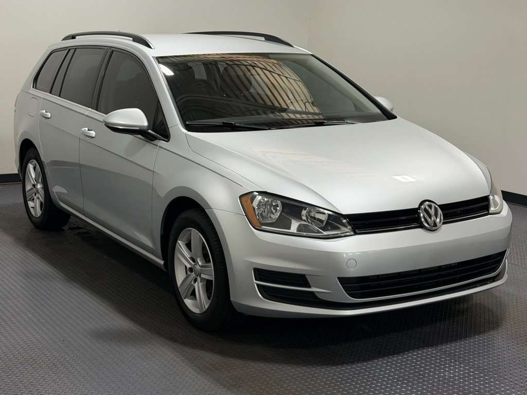 Used 2015 Volkswagen Golf TDI S FWD image 4