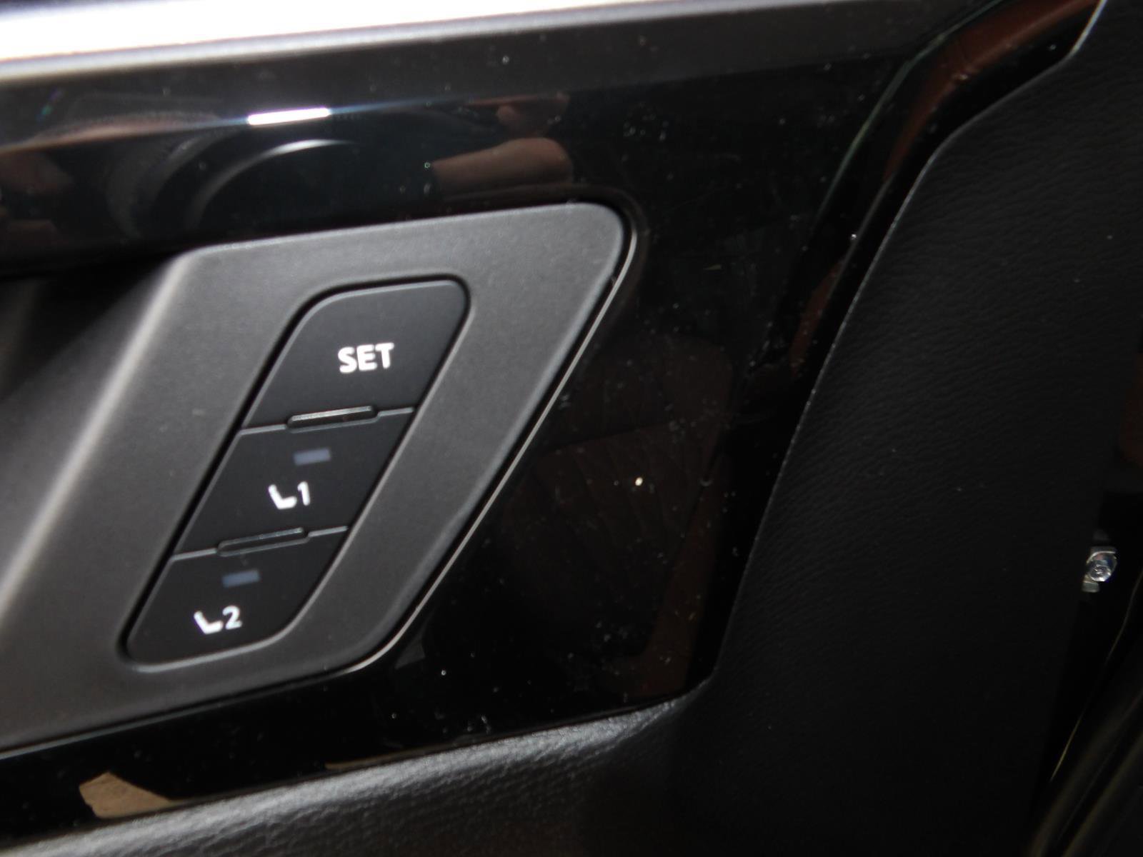 New 2026 Mitsubishi Outlander SEL image 21