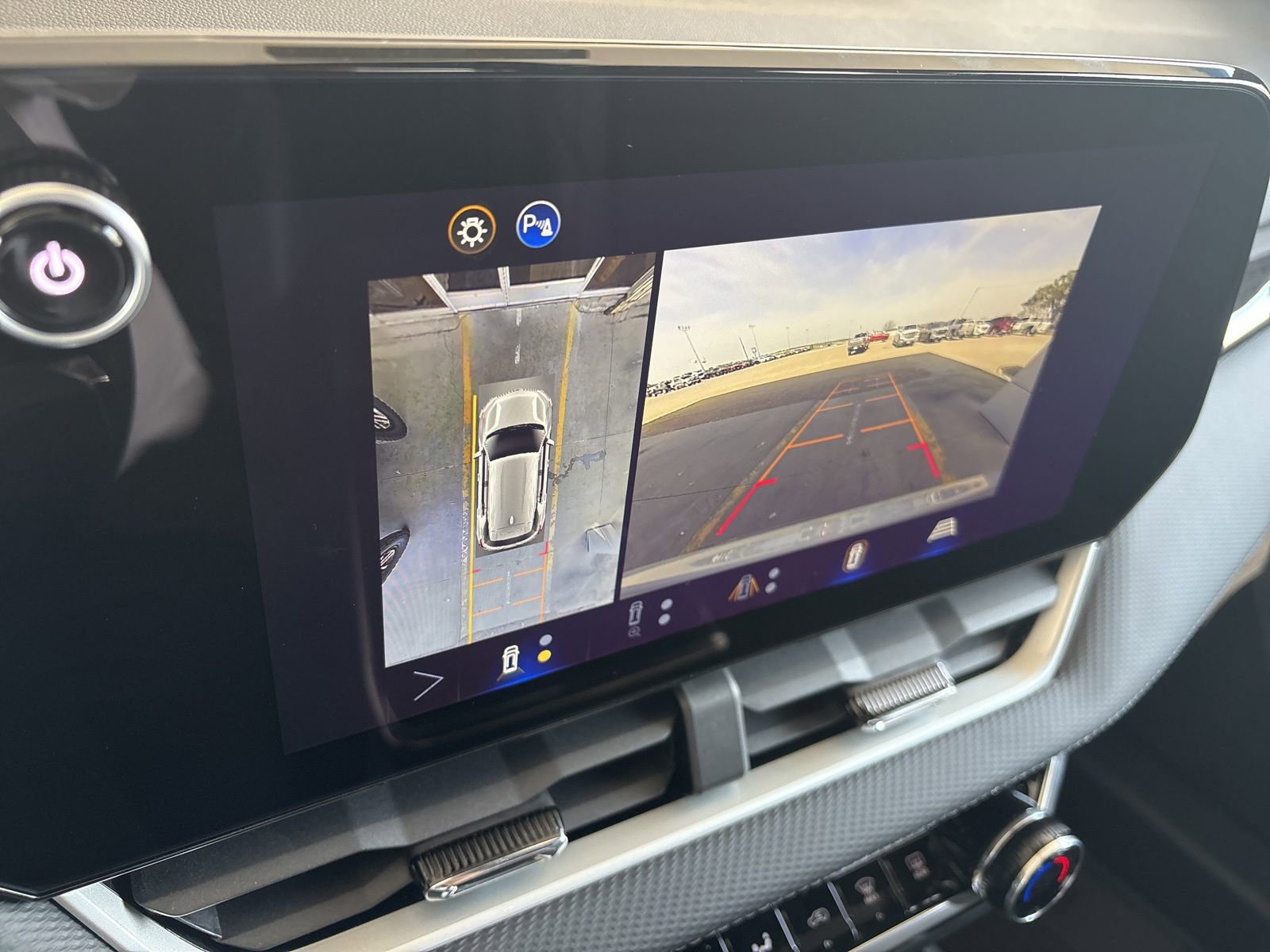 New 2026 Chevrolet Equinox LT w/ Convenience Package II image 24