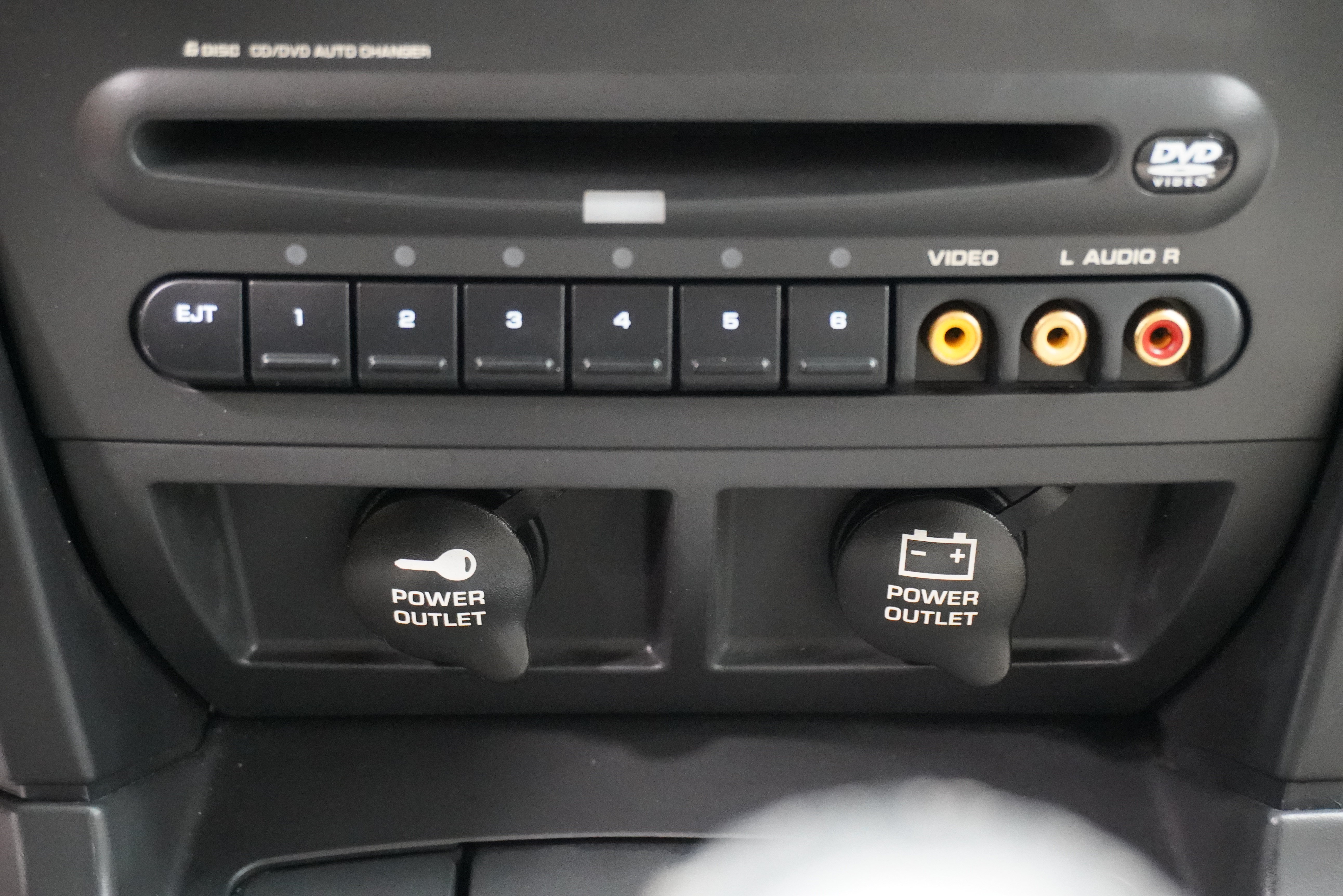 Used 2005 Chrysler Pacifica Touring FWD image 35