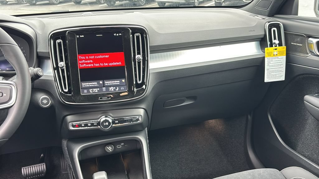 New 2026 Volvo XC40 B5 Ultra w/ Climate Package AWD/4WD image 8