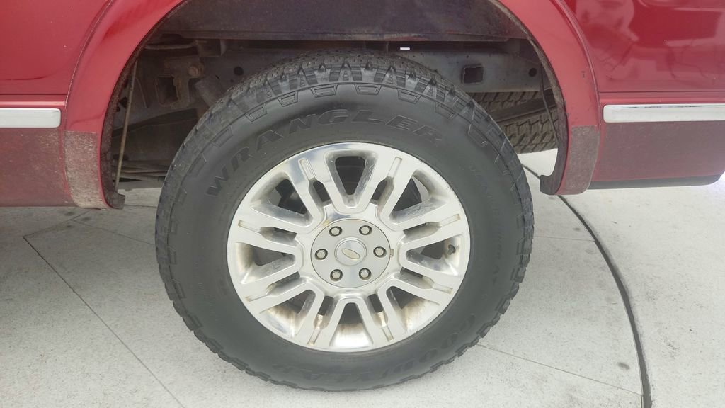 Used 2013 Ford F150 Platinum image 26