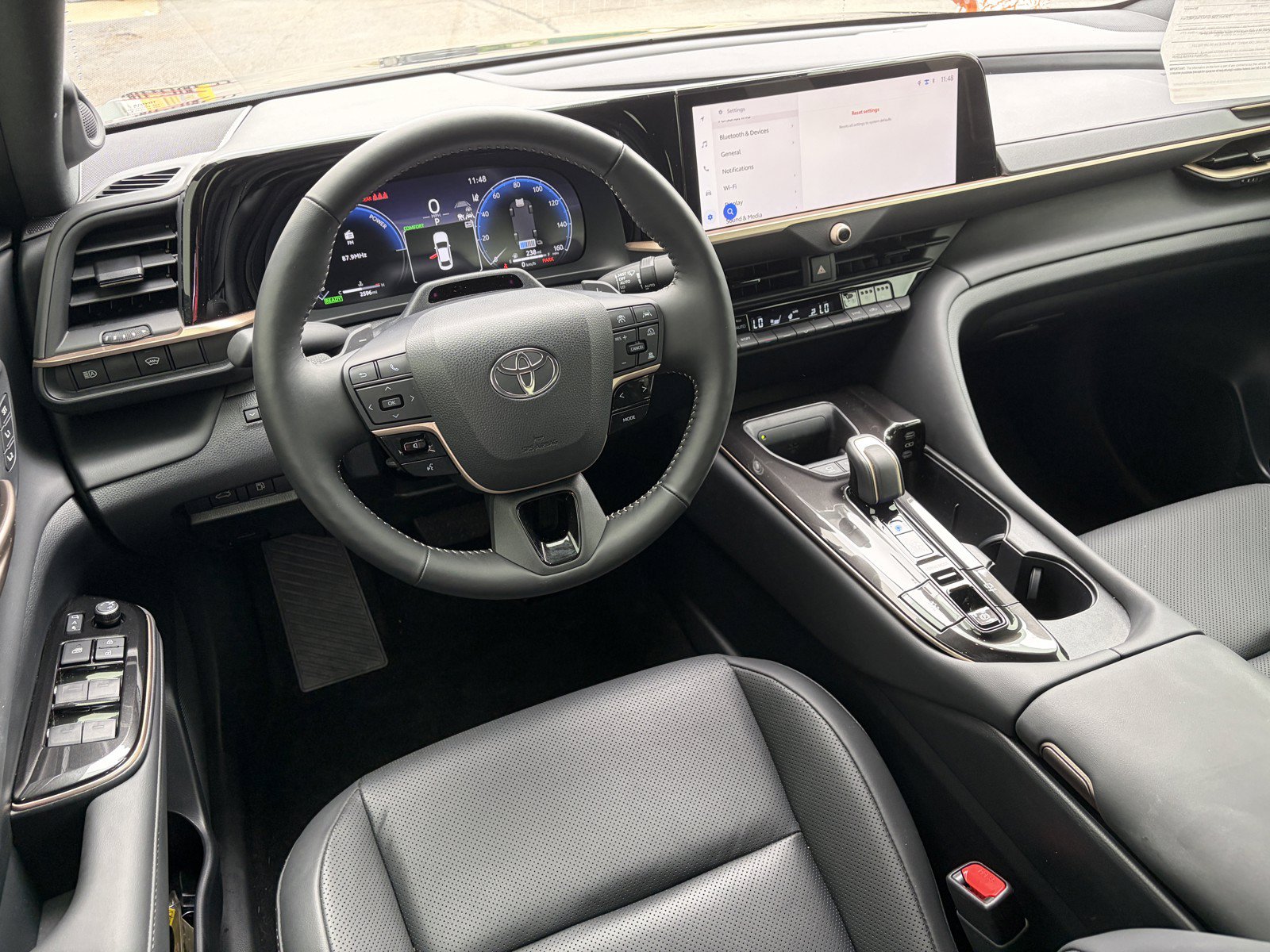 Used 2024 Toyota Crown Platinum AWD/4WD image 10