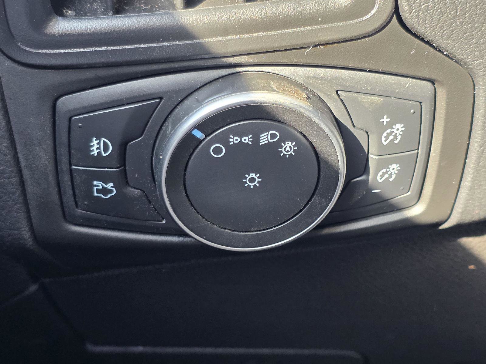 Used 2018 Ford Focus SEL w/ Cold Weather Package image 11