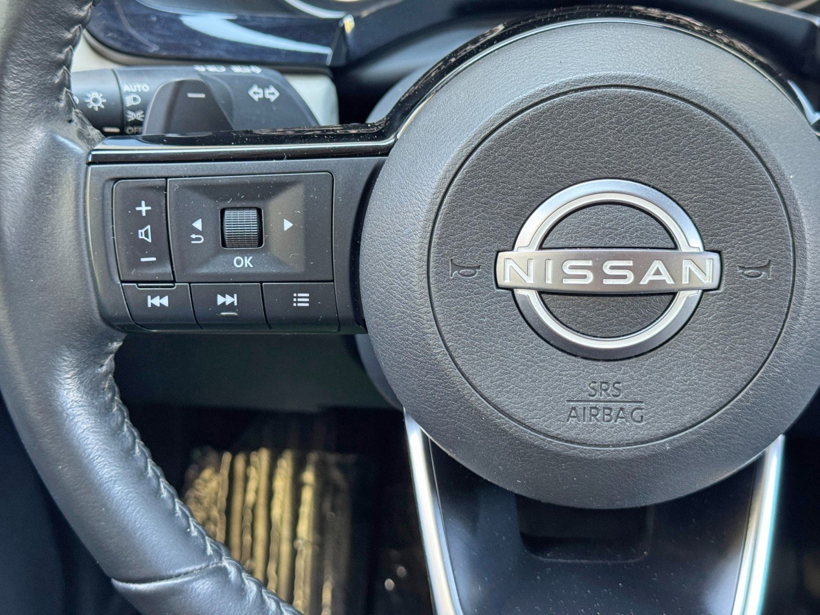 Used 2022 Nissan Pathfinder SV w/ SV Premium Package image 20