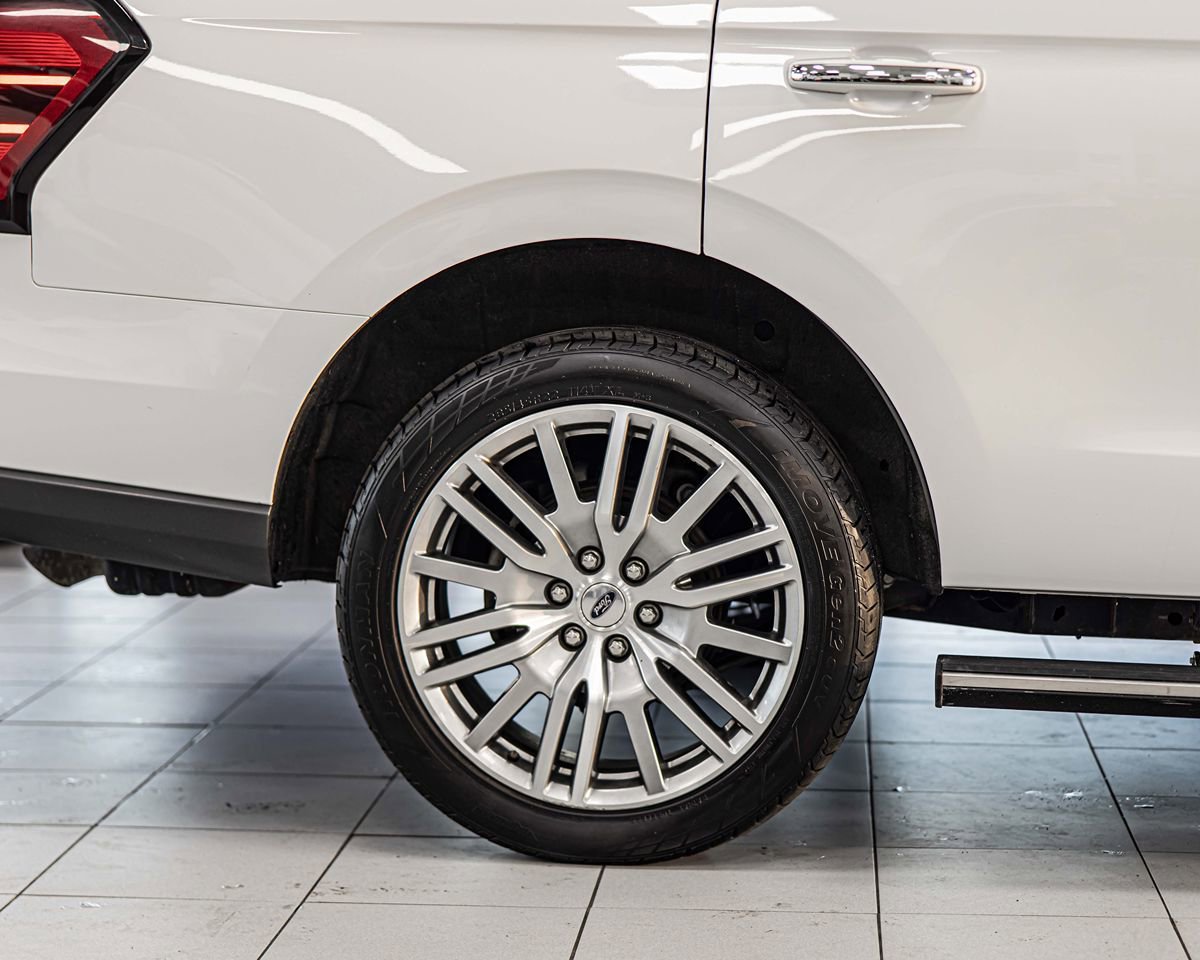 Used 2024 Ford Expedition Limited AWD/4WD image 10