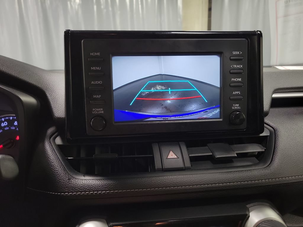 Used 2019 Toyota RAV4 LE FWD image 17