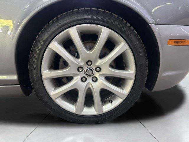 Used 2008 Jaguar XJ8 RWD image 46