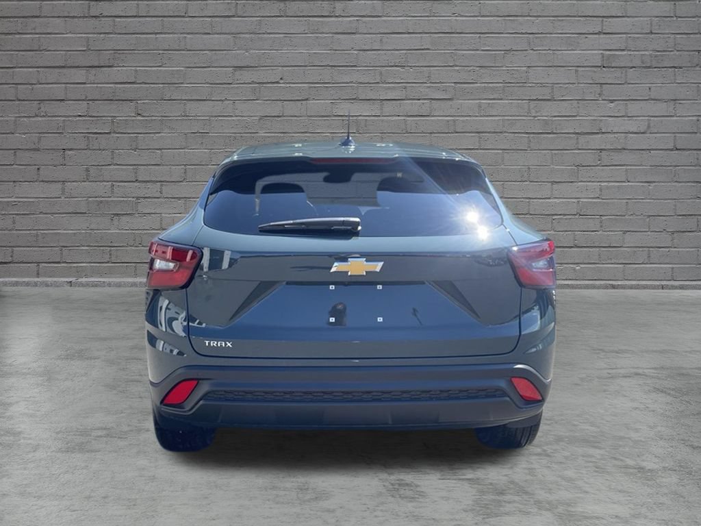 New 2026 Chevrolet Trax LS w/ LS Convenience Package FWD image 8
