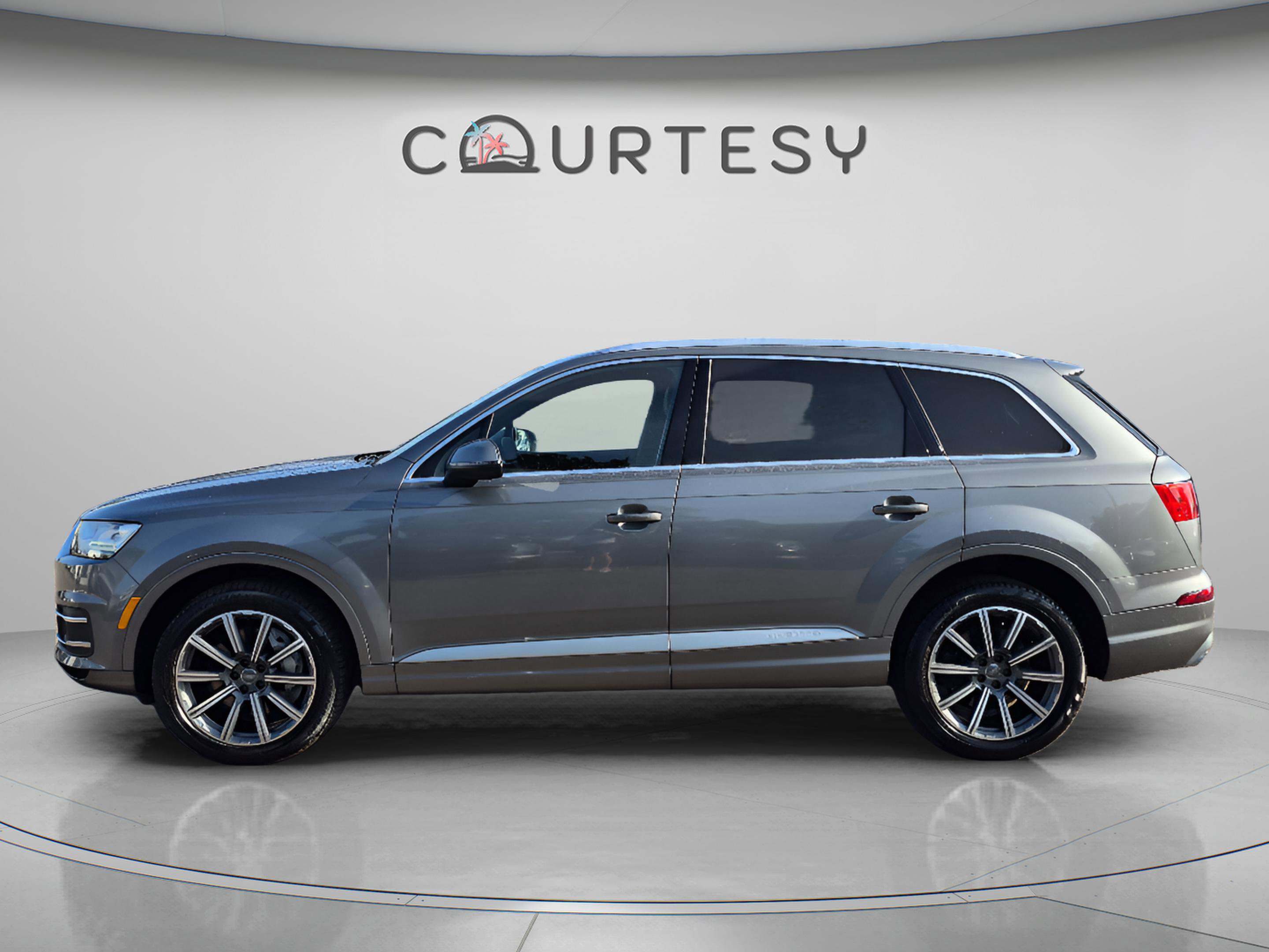 Used 2018 Audi Q7 3.0T Premium Plus w/ Premium Plus Package AWD/4WD image 2