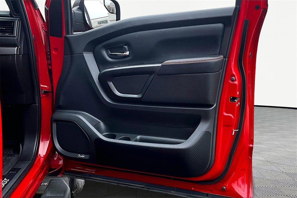 Used 2024 Nissan Titan PRO-4X w/ Pro-4x Convenience Package image 24