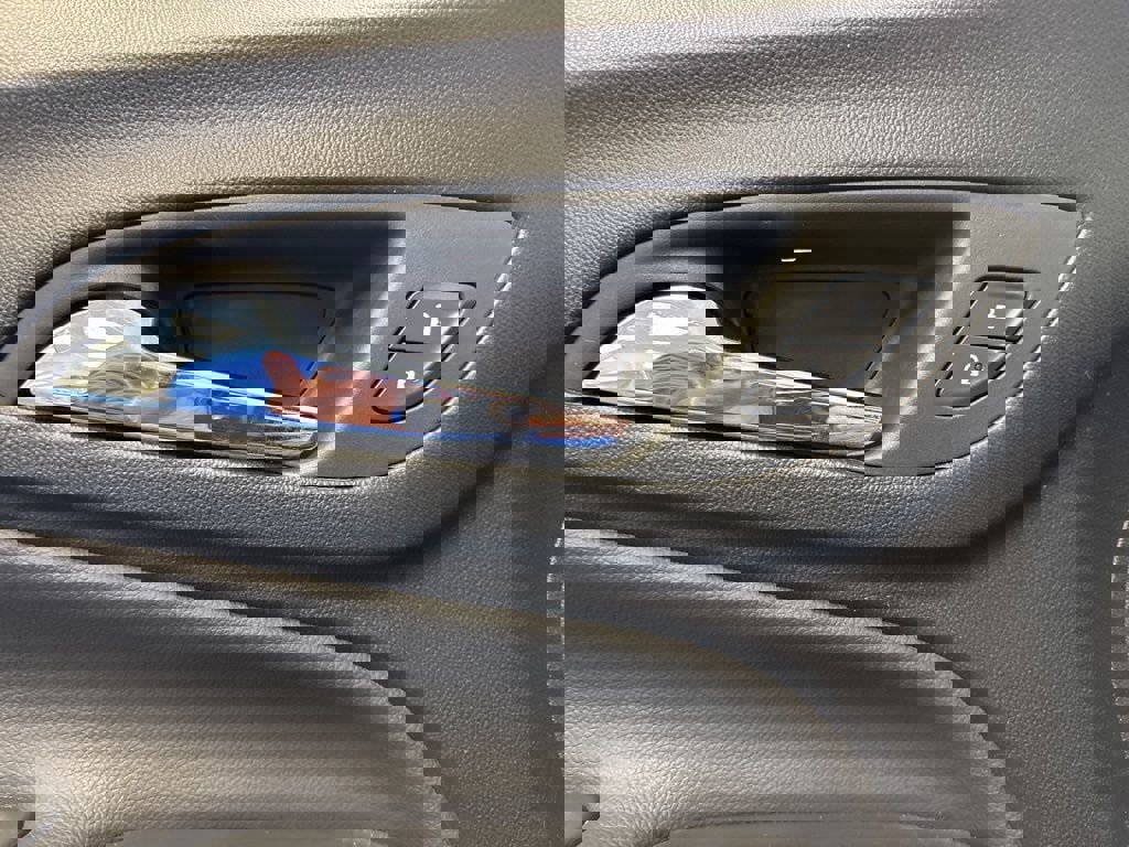 Used 2023 Chevrolet Equinox LT w/ LPO, Floor Liner Package image 22