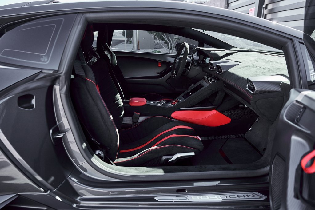 Used 2023 Lamborghini Huracan STO image 34