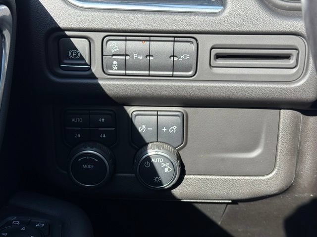 Used 2021 Chevrolet Suburban Z71 w/ Rear Media and Nav Package AWD/4WD image 34