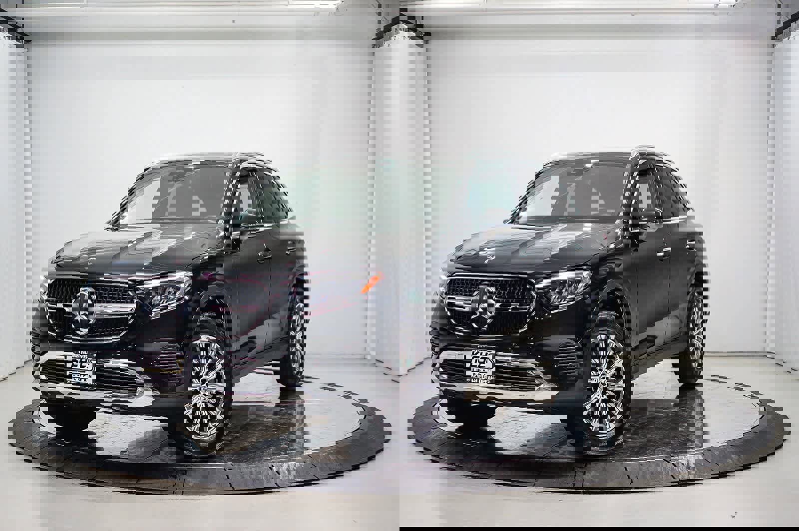 Certified 2025 Mercedes-Benz GLC 300 image 1