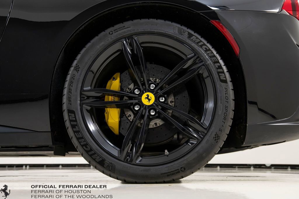 Used 2018 Ferrari GTC4Lusso image 22