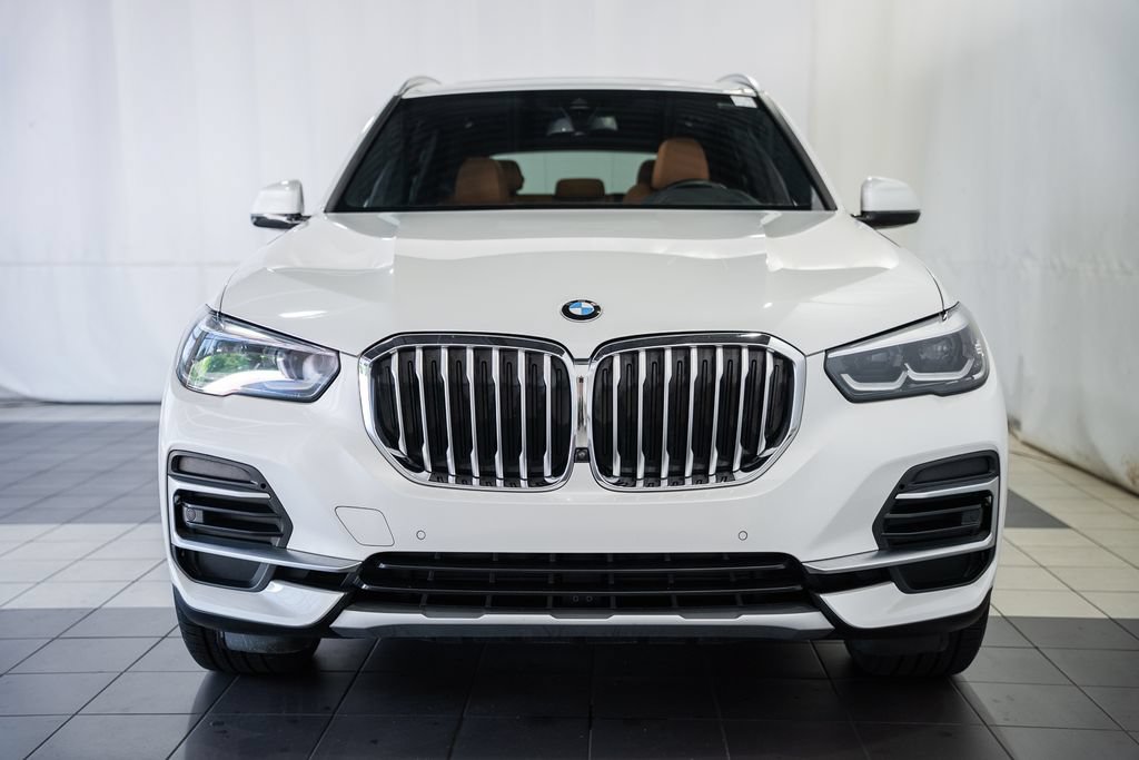 Used 2023 BMW X5 xDrive40i w/ Premium Package AWD/4WD image 2