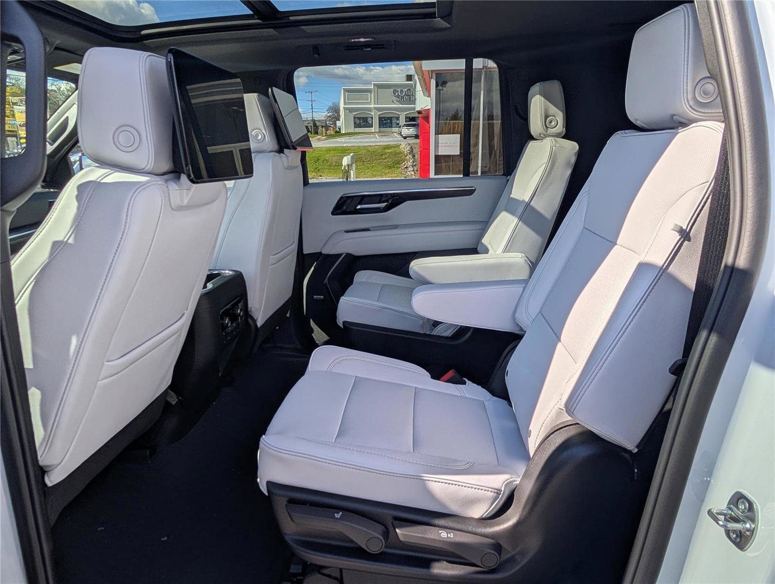 New 2026 Chevrolet Suburban Premier image 13