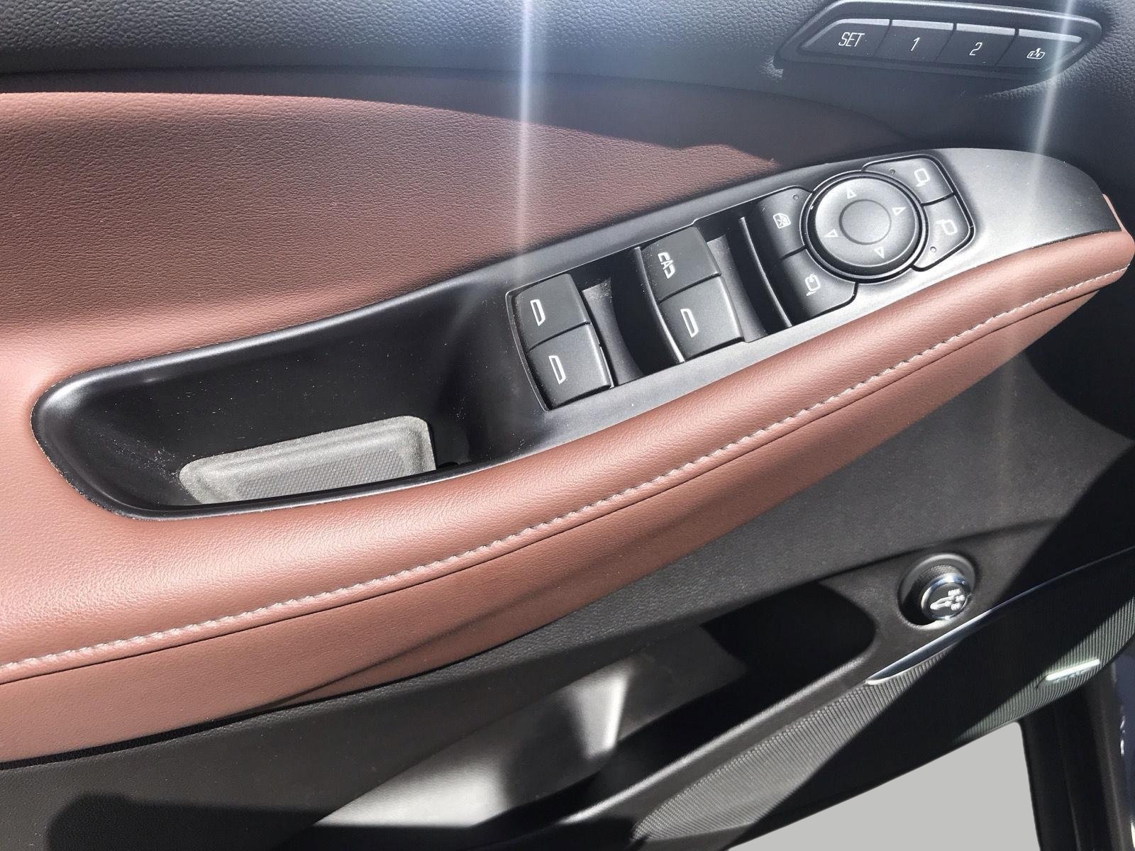 Certified 2018 Buick Enclave Avenir w/ Avenir Technology Package FWD image 18
