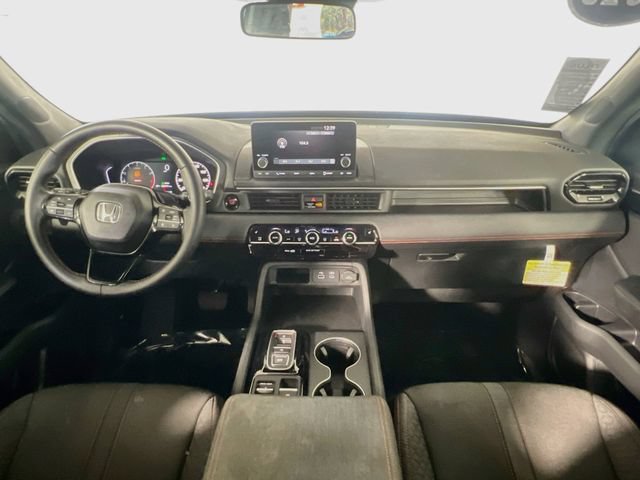 Used 2025 Honda Pilot Sport image 28