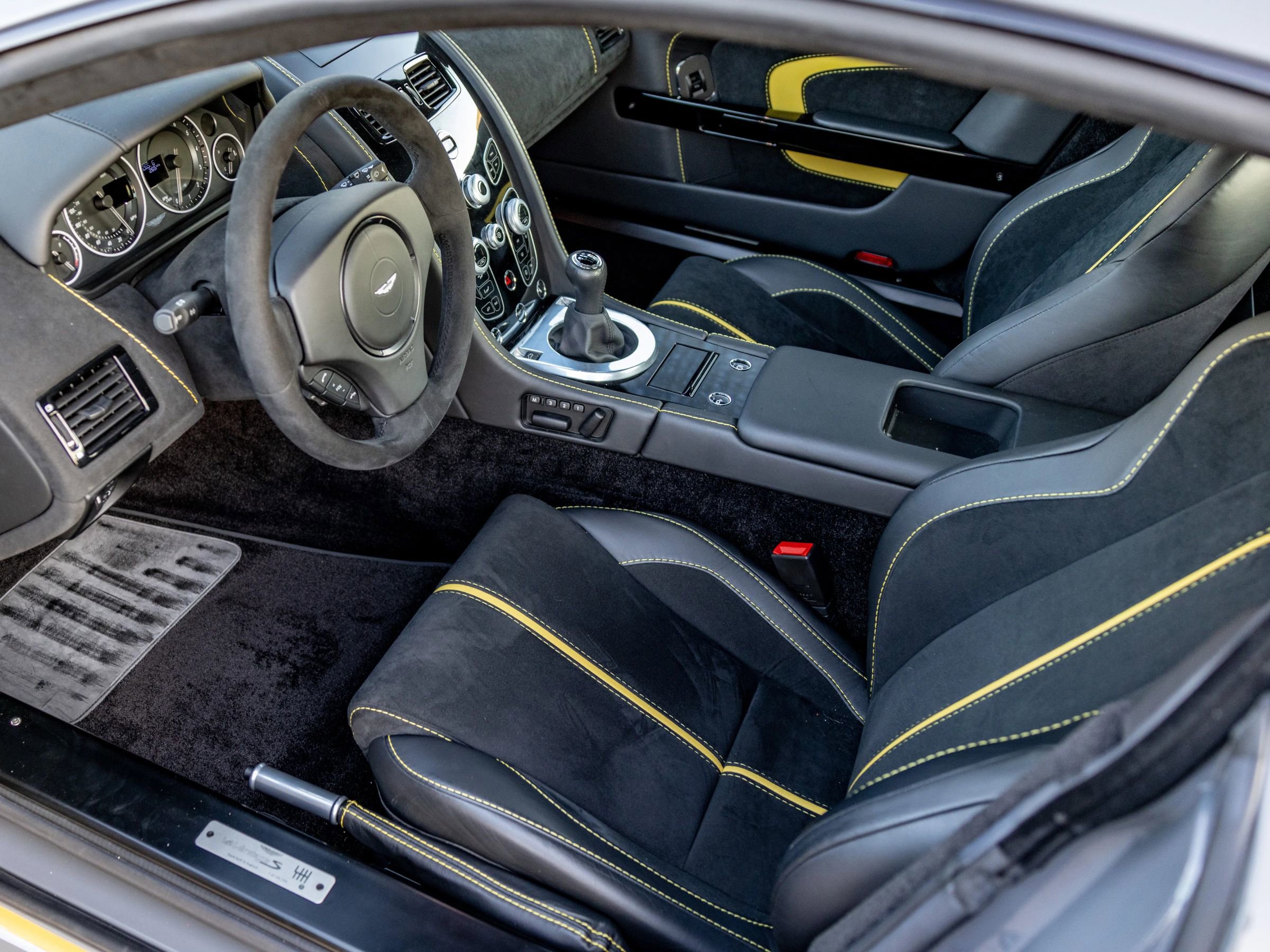 Used 2017 Aston Martin V12 Vantage S image 20