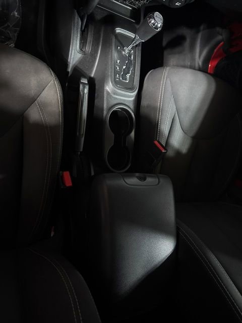 Used 2013 Jeep Wrangler Unlimited Sahara AWD/4WD image 12