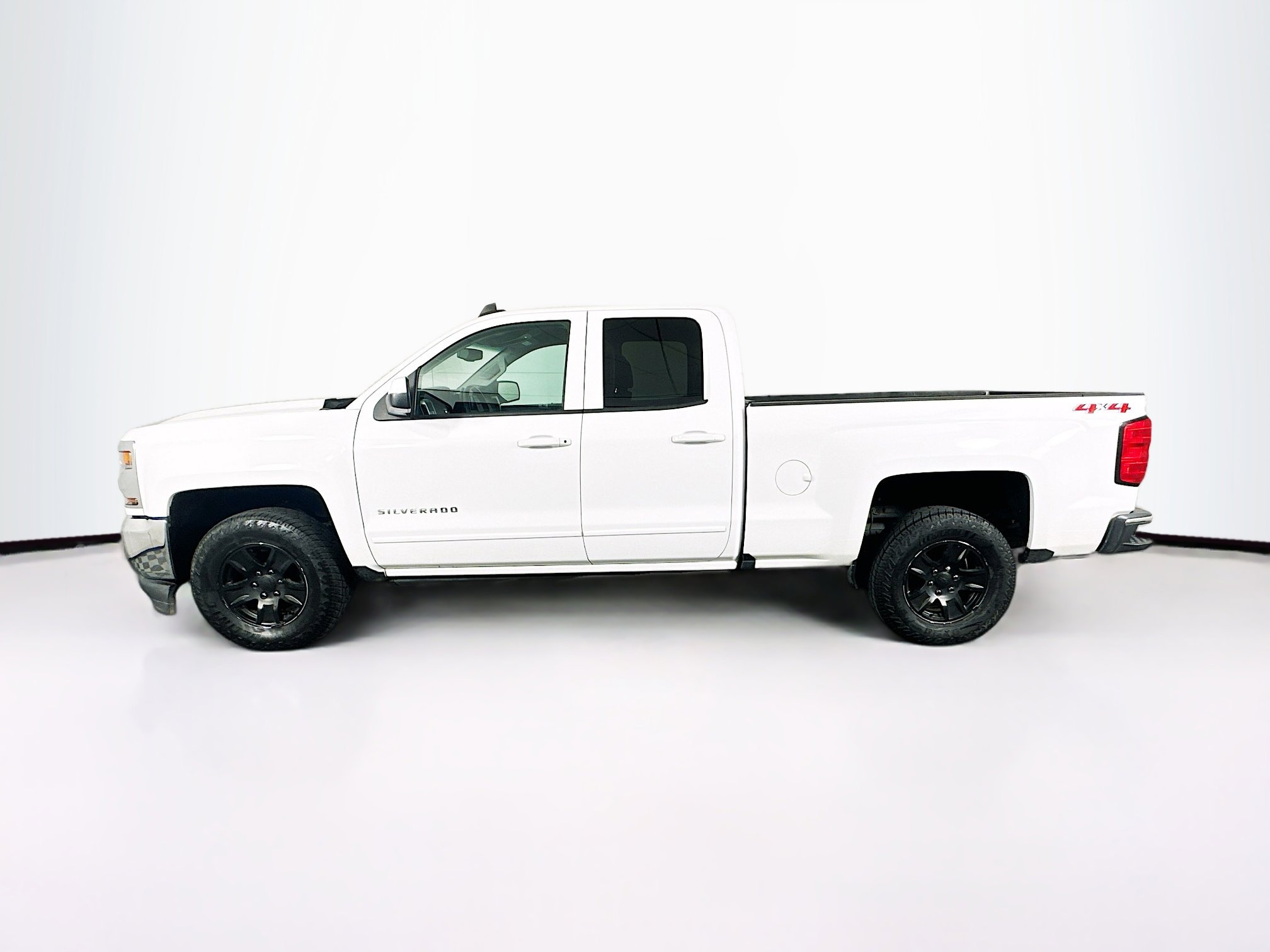 Used 2018 Chevrolet Silverado 1500 LT AWD/4WD image 4