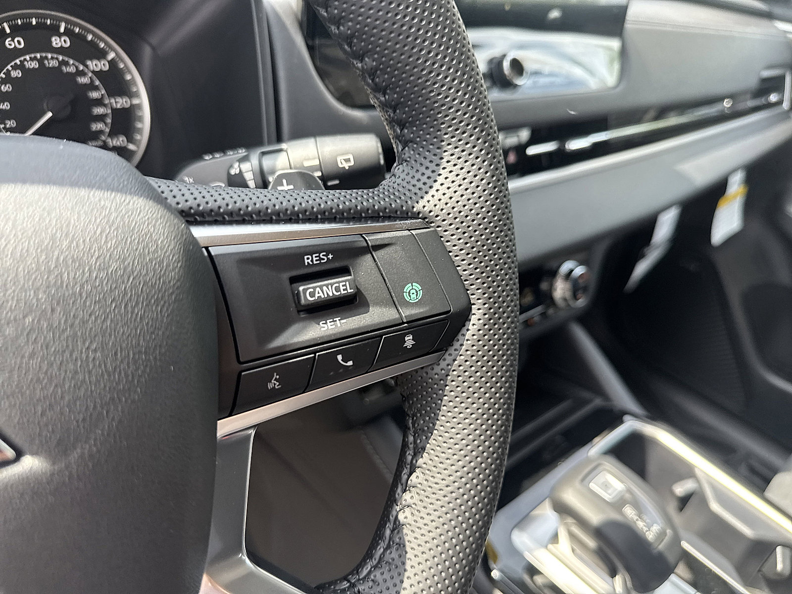 New 2025 Mitsubishi Outlander SE image 20