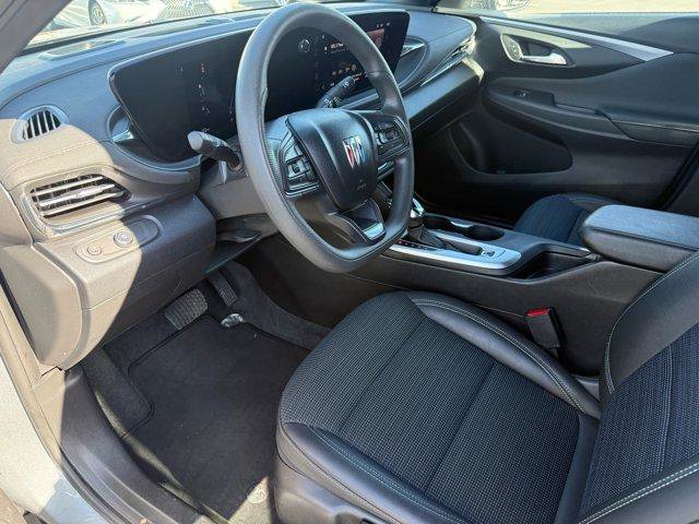 Used 2025 Buick Envista Preferred image 11