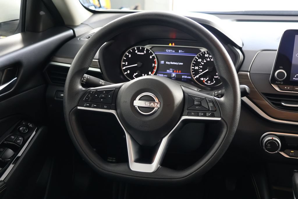 Used 2023 Nissan Altima 2.5 SV FWD image 10
