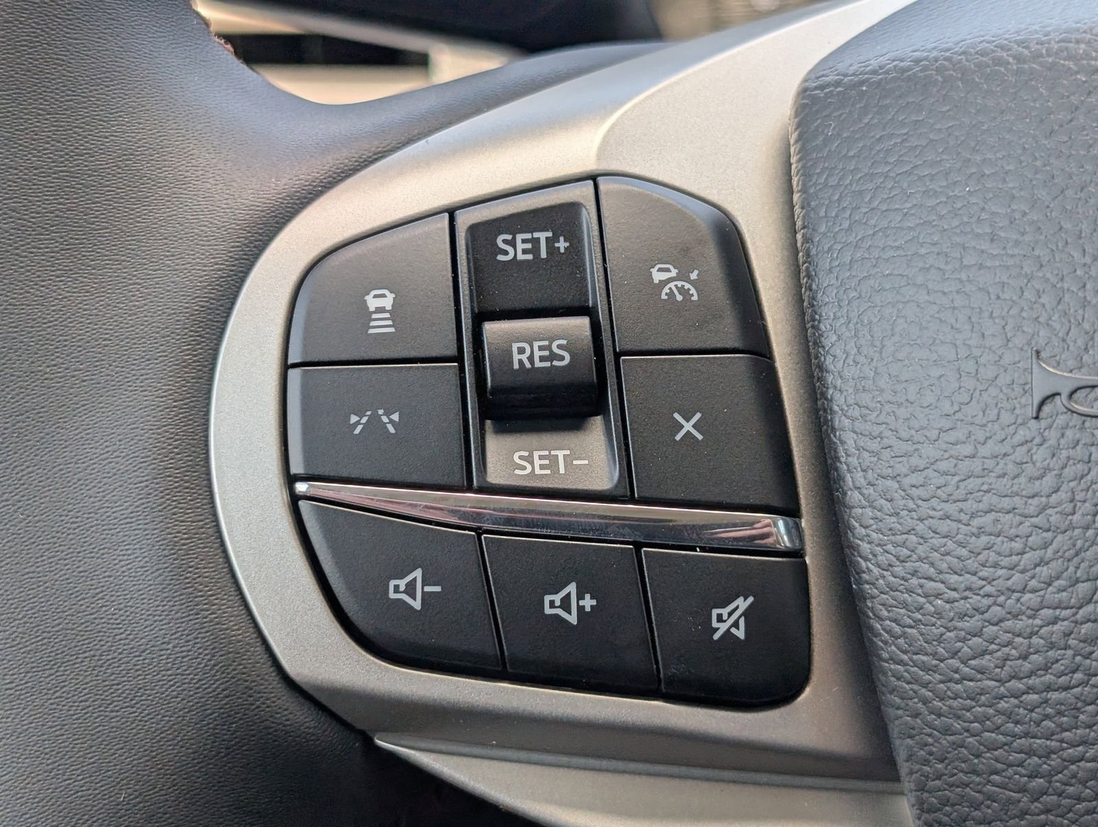 New 2026 Ford Explorer Active RWD image 24