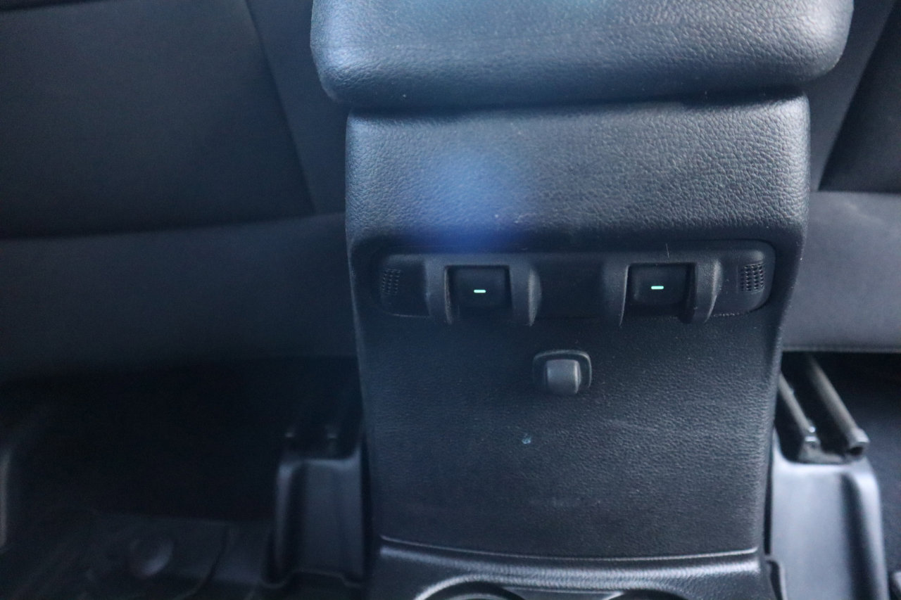 Used 2014 Jeep Wrangler Unlimited Rubicon w/ Connectivity Group image 44