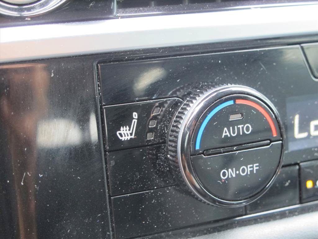 Used 2023 Nissan Pathfinder SL w/ Lighting Package (N92) FWD image 10