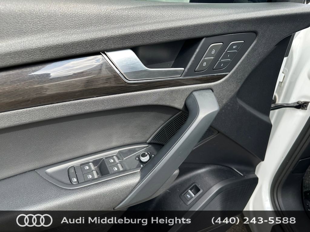 Used 2018 Audi Q5 2.0T Premium Plus w/ Premium Plus Package AWD/4WD image 16