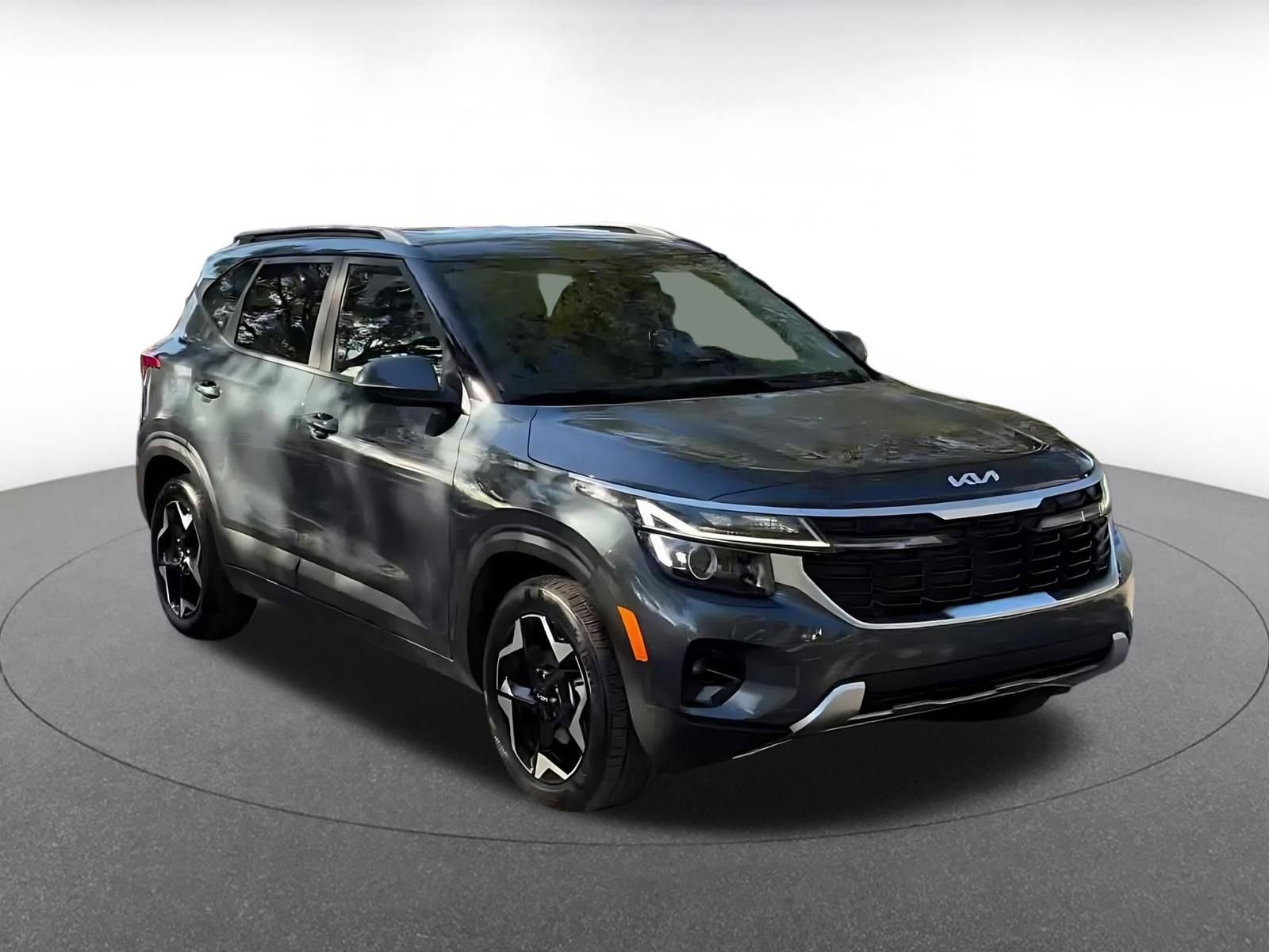 Used 2025 Kia Seltos S image 3