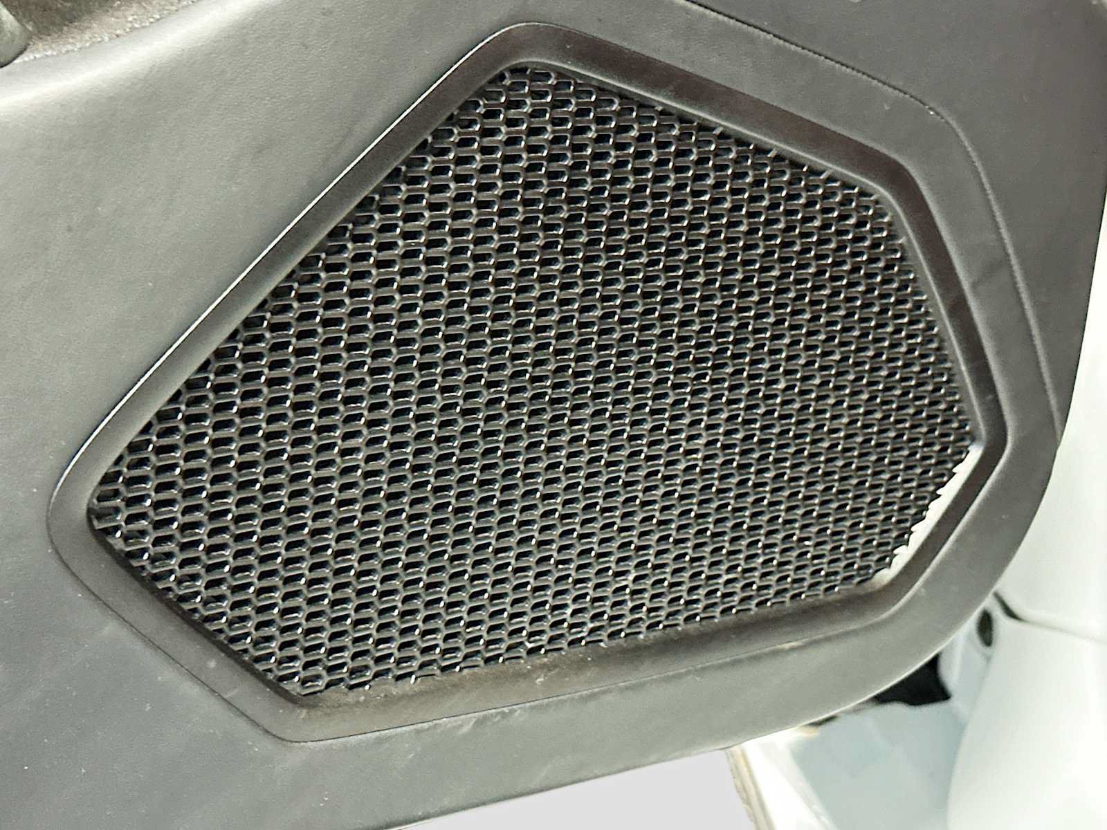 Used 2022 Lamborghini Huracan EVO RWD image 19