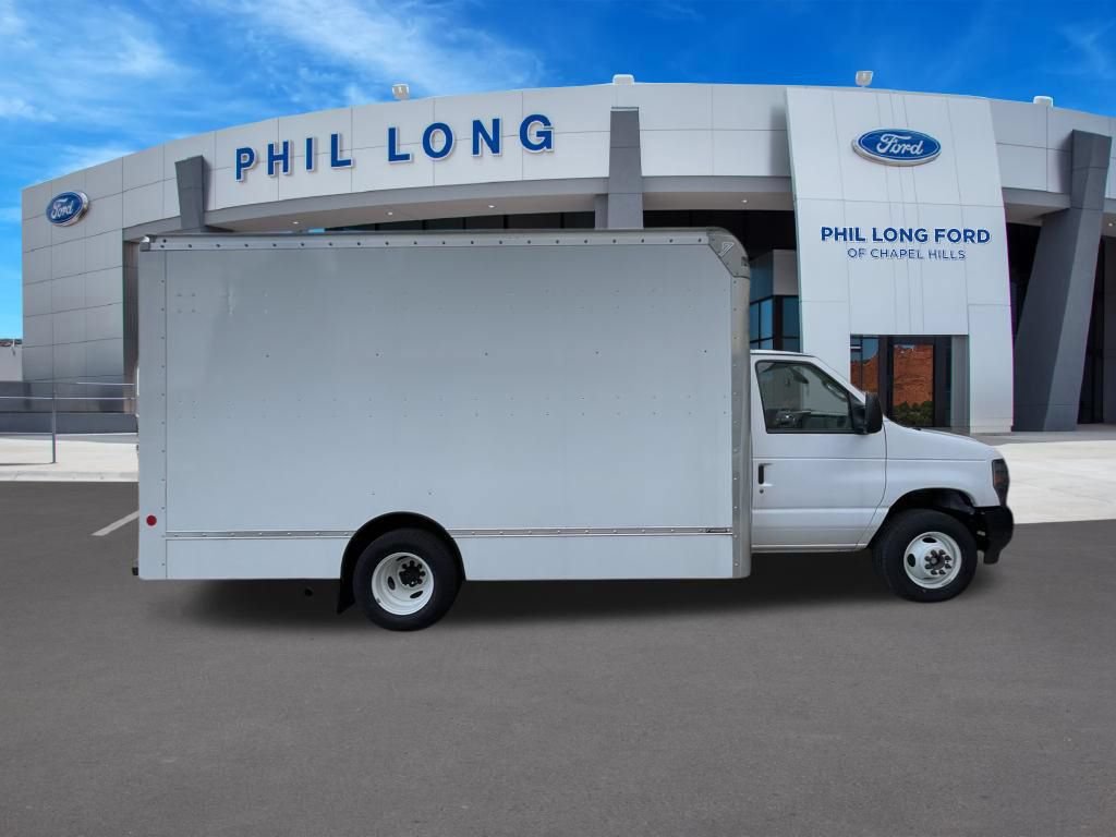 New 2024 Ford E-450 and Econoline 450 Super Duty w/ Driver's Safety Package RWD image 9