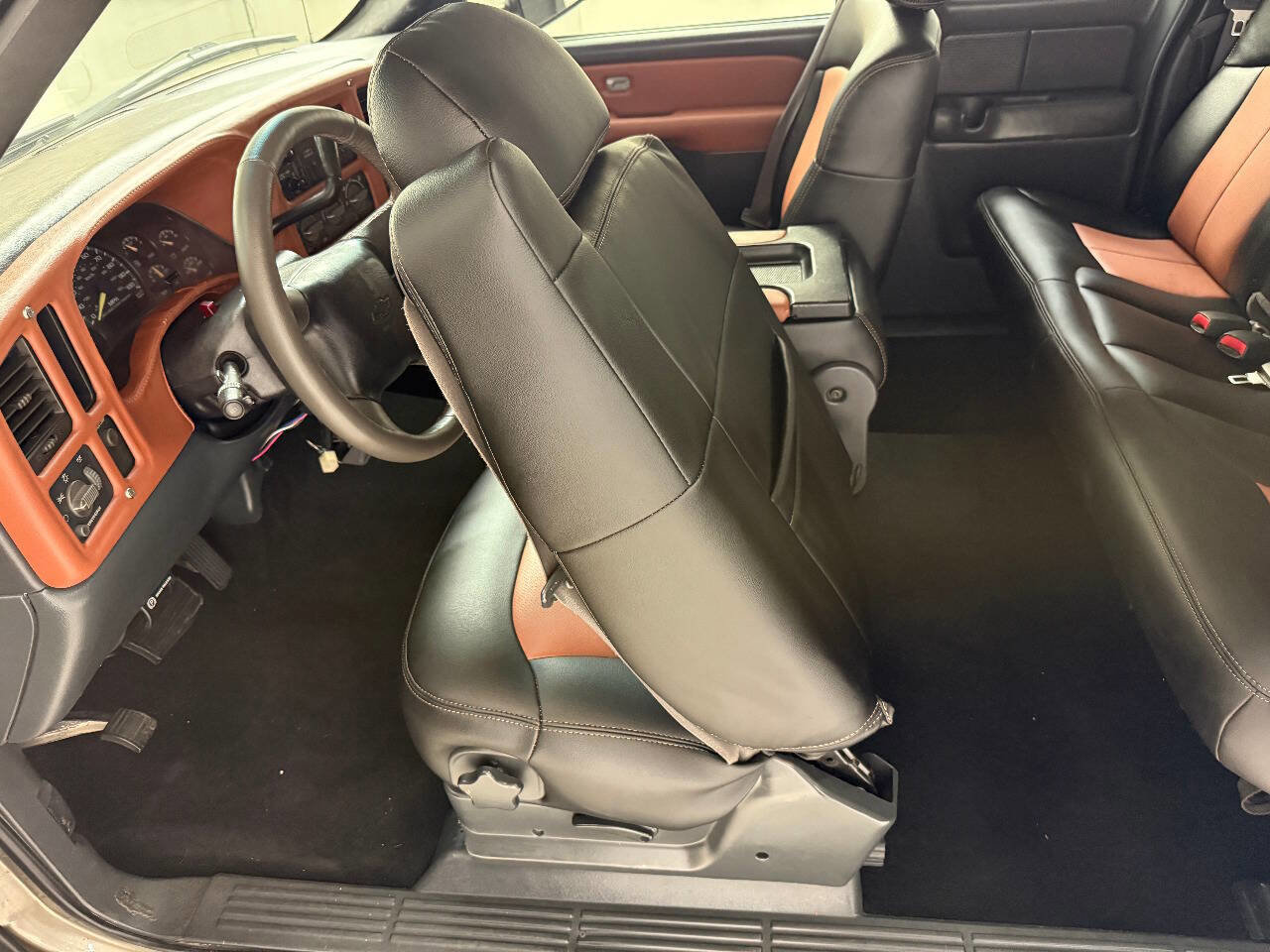 Used 2002 Chevrolet Silverado 3500 2WD Extended Cab image 35