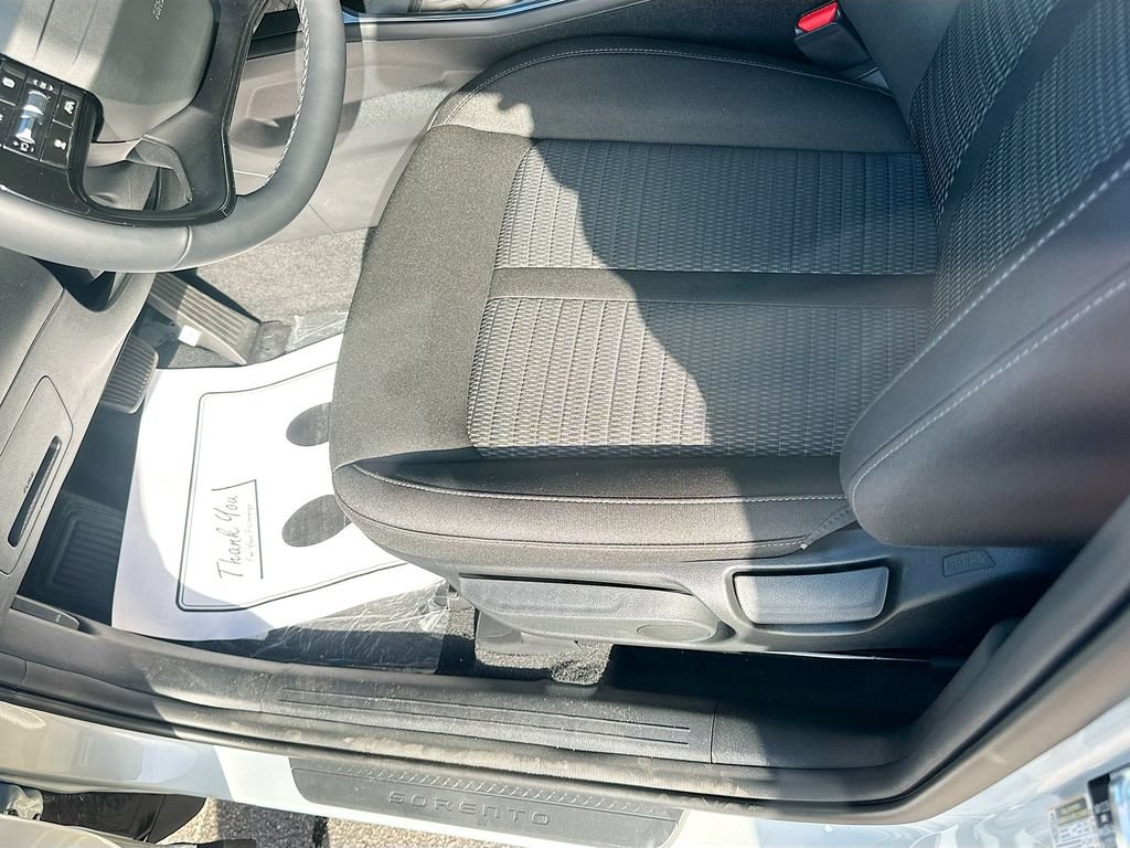 New 2026 Kia Sorento LX FWD image 18