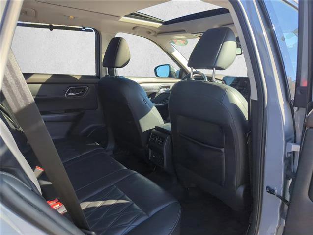 Used 2021 Nissan Rogue Platinum image 21