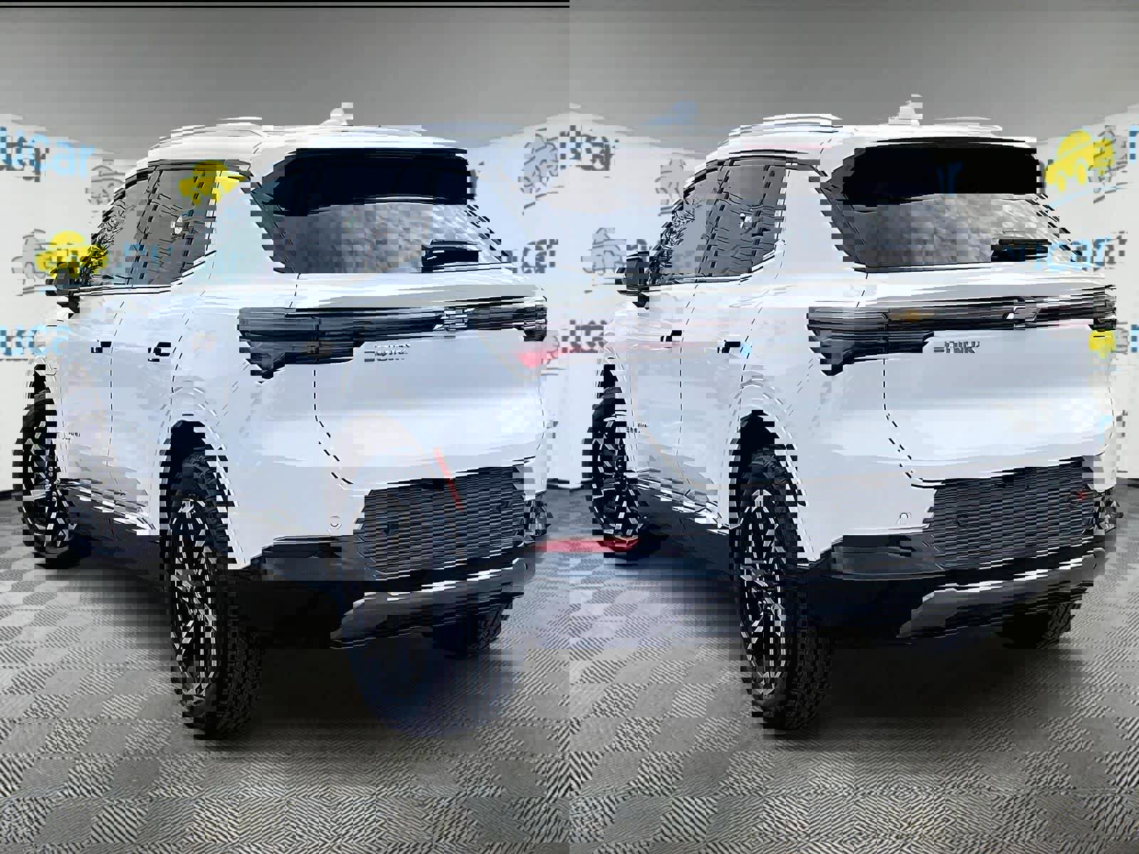 Used 2025 Chevrolet Equinox EV LT image 4