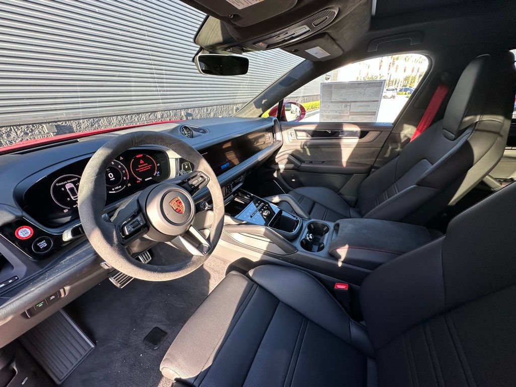 Used 2026 Porsche Cayenne GTS AWD/4WD image 4
